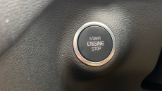 Volvo XC40 2.0 B4P Ultra Dark 5dr Auto Petrol Estate